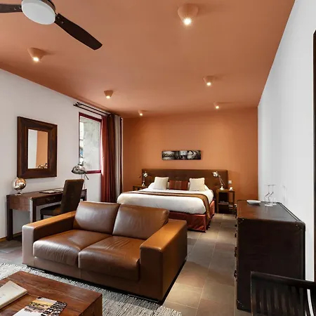 Domaine Riberach - Hotel 4 - Restaurant Gastronomique - Spa - Piscine - Vignoble Otel