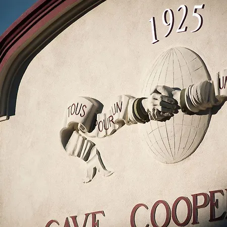 Hotel Domaine Riberach - Restaurant Etoile - - Piscine Naturelle - Vignoble Bio 4*