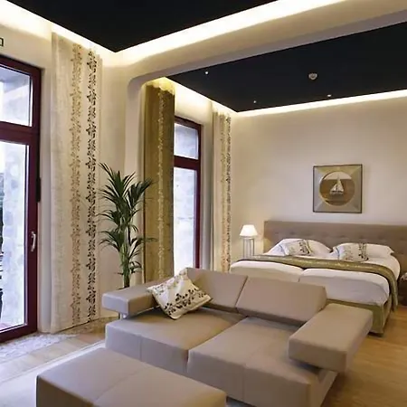 Hotel Domaine Riberach - Restaurant Etoile - - Piscine Naturelle - Vignoble Bio Bélesta