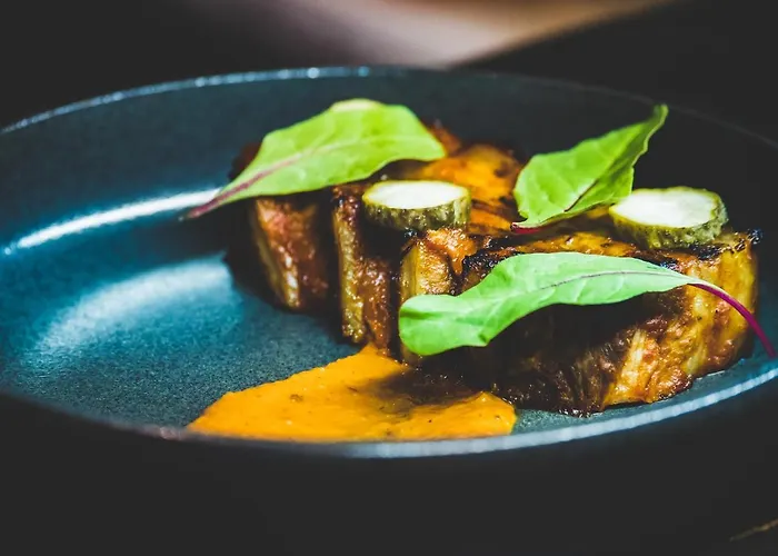 Domaine Riberach - Restaurant Gastronomique - Spa - Piscine Naturelle - Vignoble Bio Bélesta