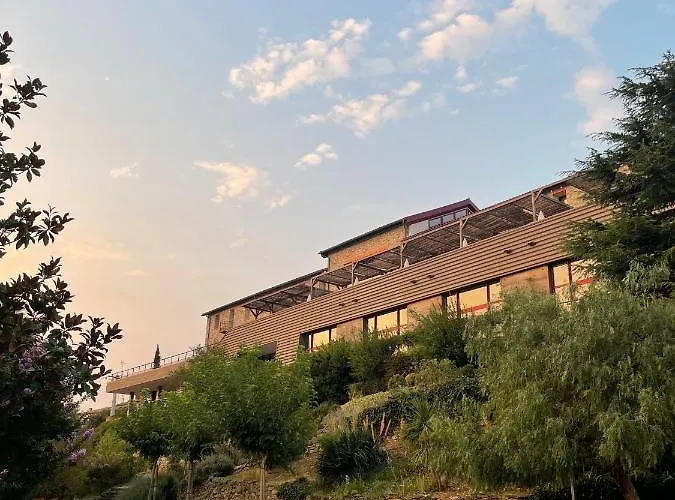 Hotel Domaine Riberach - Restaurant Etoile - - Piscine Naturelle - Vignoble Bio Belesta (Pyrenees-Orientales)
