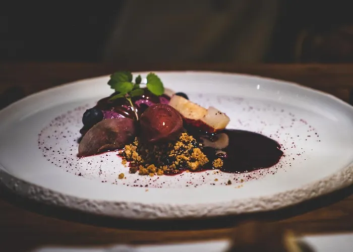 Domaine Riberach - Restaurant Gastronomique - Spa - Piscine Naturelle - Vignoble Bio 4* Bélesta