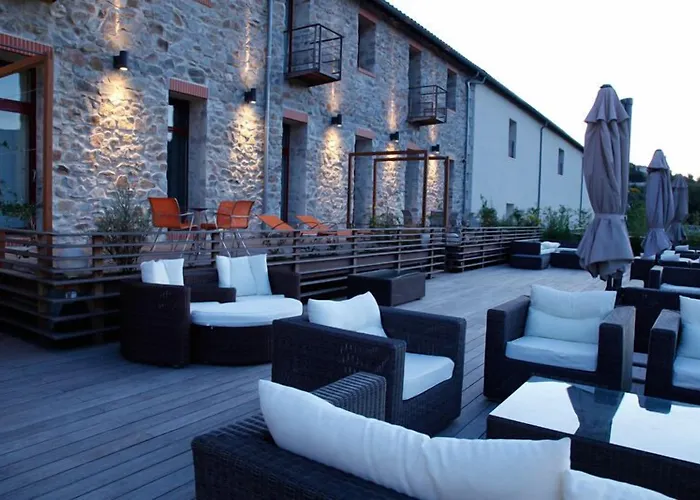 מלון Domaine Riberach - Restaurant Gastronomique - Spa - Piscine Naturelle - Vignoble Bio Bélesta