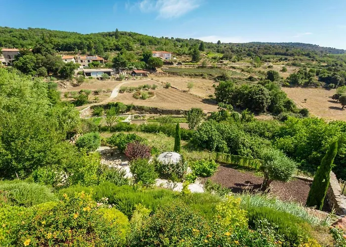 Domaine Riberach - Restaurant Etoile - - Piscine Naturelle - Vignoble Bio Hotel Bélesta